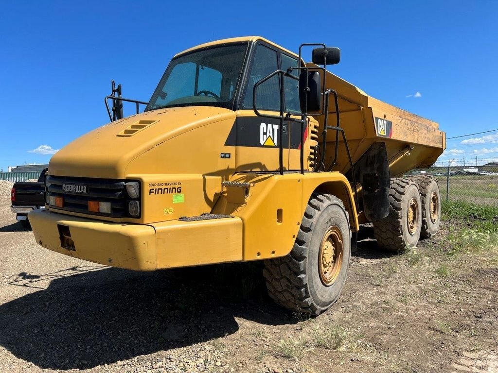 2006 CAT 725 Rock Truck #6220 JF