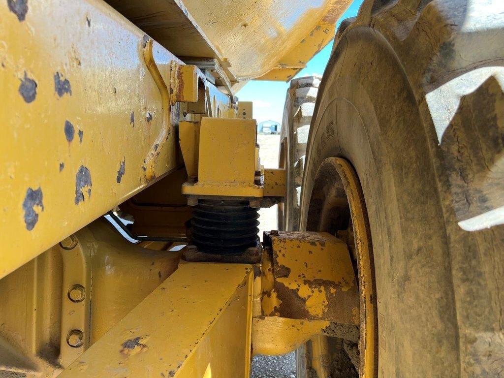 2006 CATERPILLAR 725 Rock Truck #6218 JF