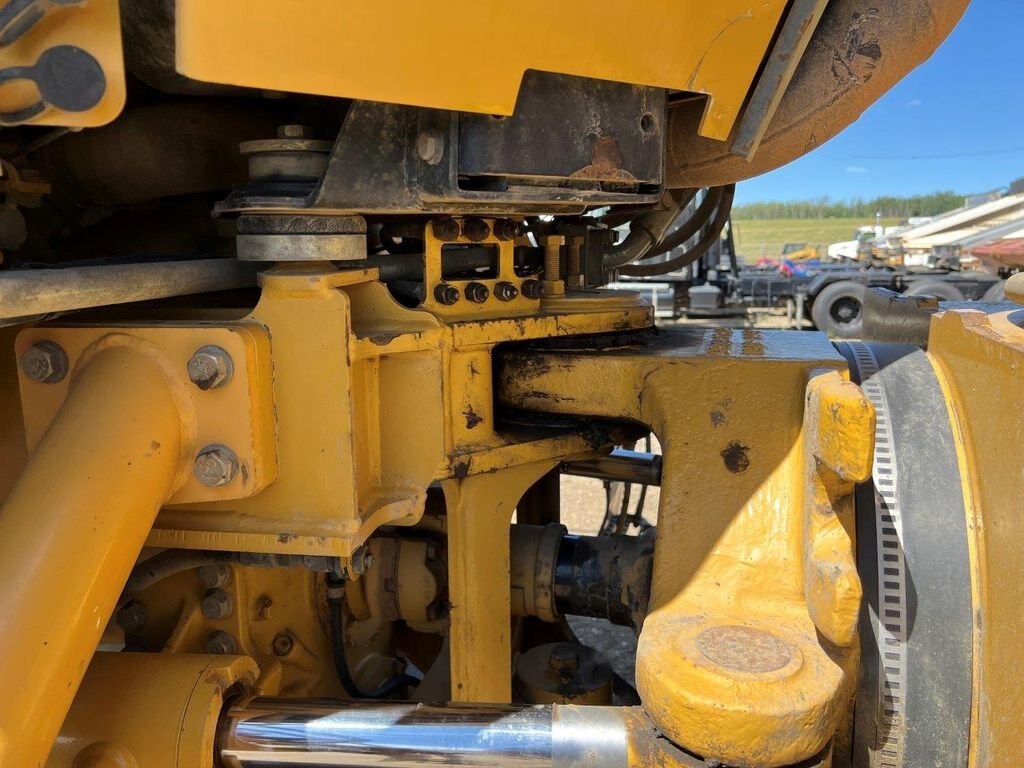 2006 CATERPILLAR 725 Rock Truck #6218 JF