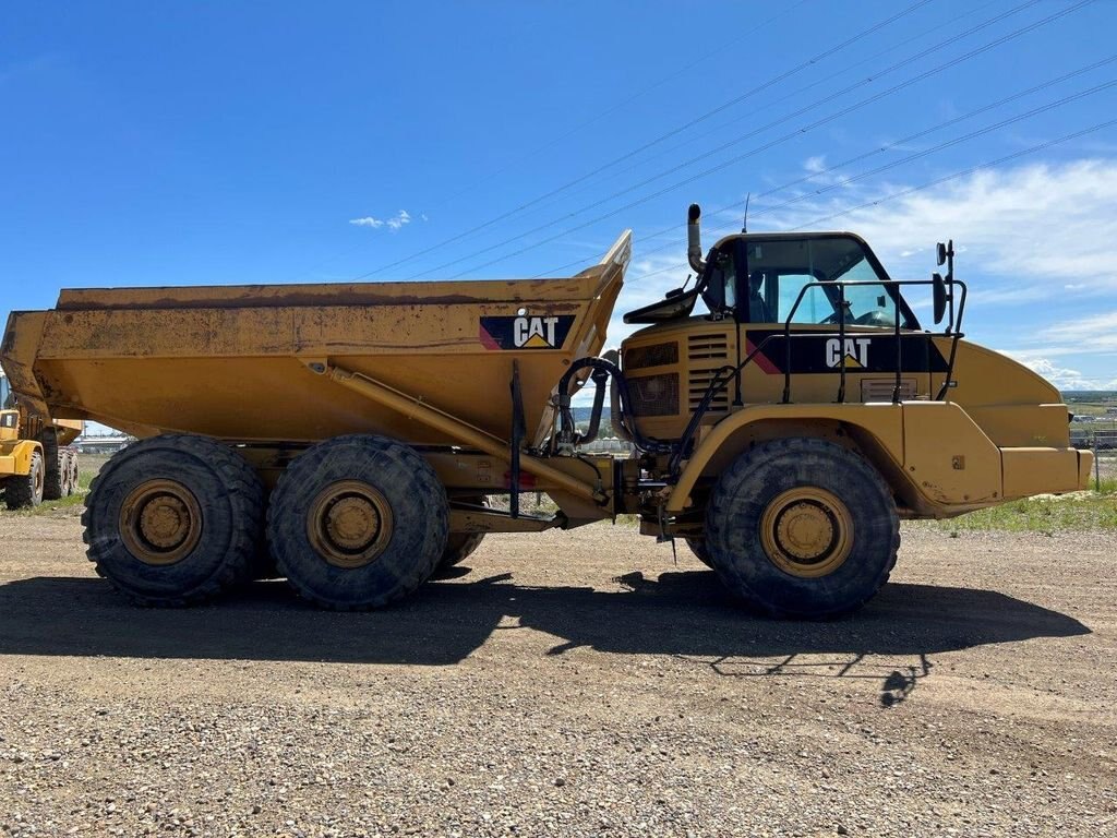 2006 CATERPILLAR 725 Rock Truck #6218 JF