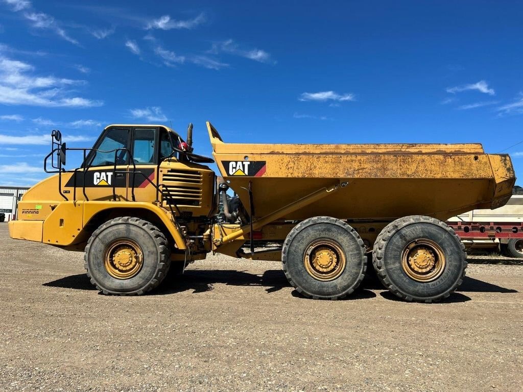 2006 CATERPILLAR 725 Rock Truck #6218 JF