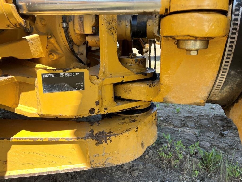 2006 CATERPILLAR 725 Rock Truck #6219 JF