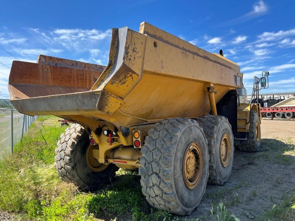 2006 CATERPILLAR 725 Rock Truck #6219 JF