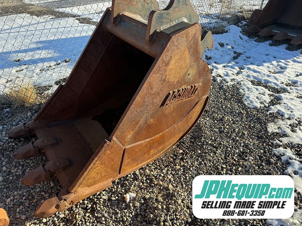 Cat Accurate 200 Series 36 Inch Excavator Dig Bucket