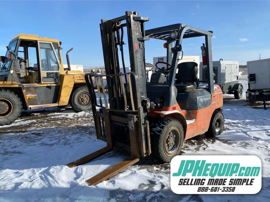 2007 Toyota 7FGU30 Pneumatic Tire Forklift