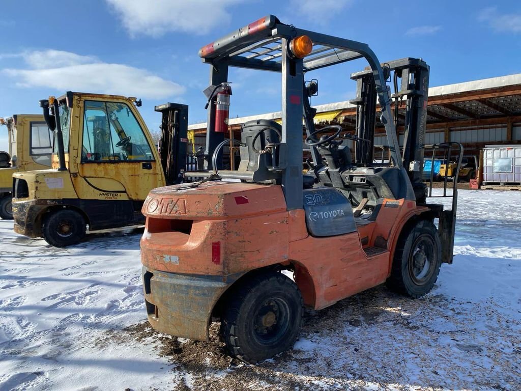 2007 Toyota 7FGU30 Pneumatic Tire Forklift