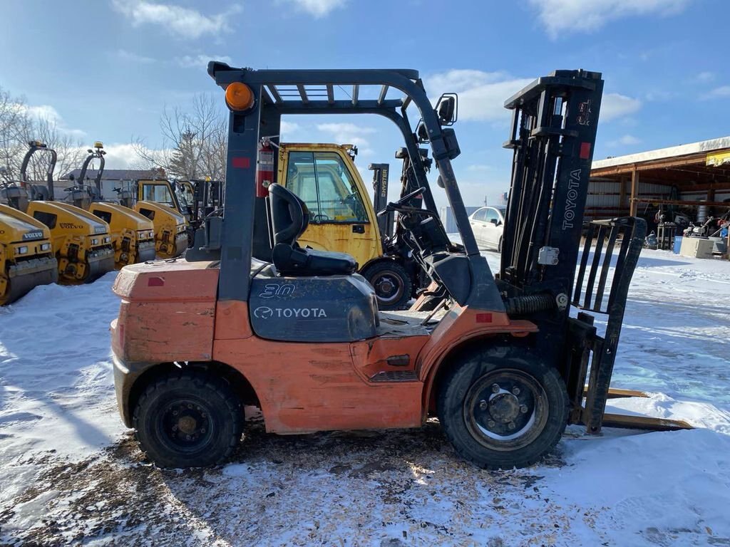 2007 Toyota 7FGU30 Pneumatic Tire Forklift