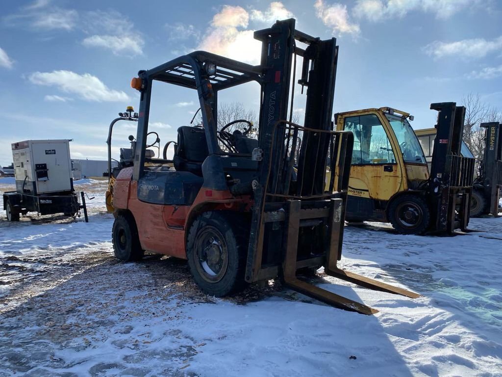 2007 Toyota 7FGU30 Pneumatic Tire Forklift