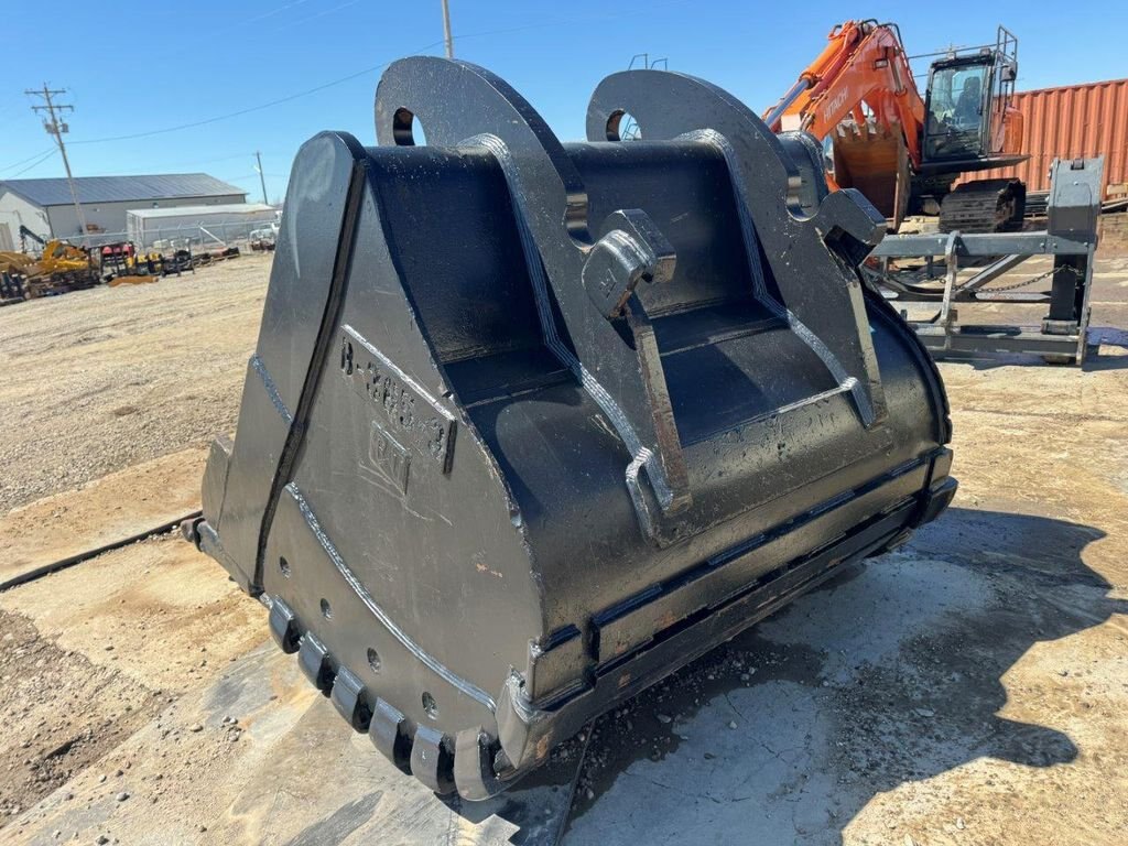 1111 CAT 84 Dig Bucket