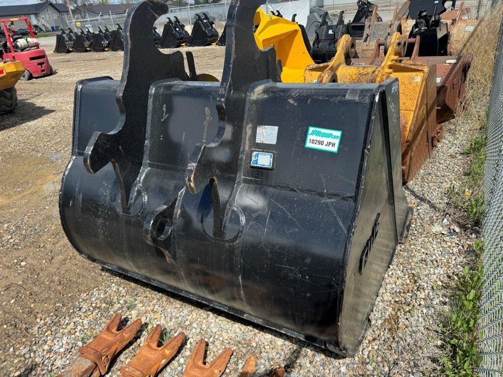 1111 WBM 300 Series Clean Up Bucket