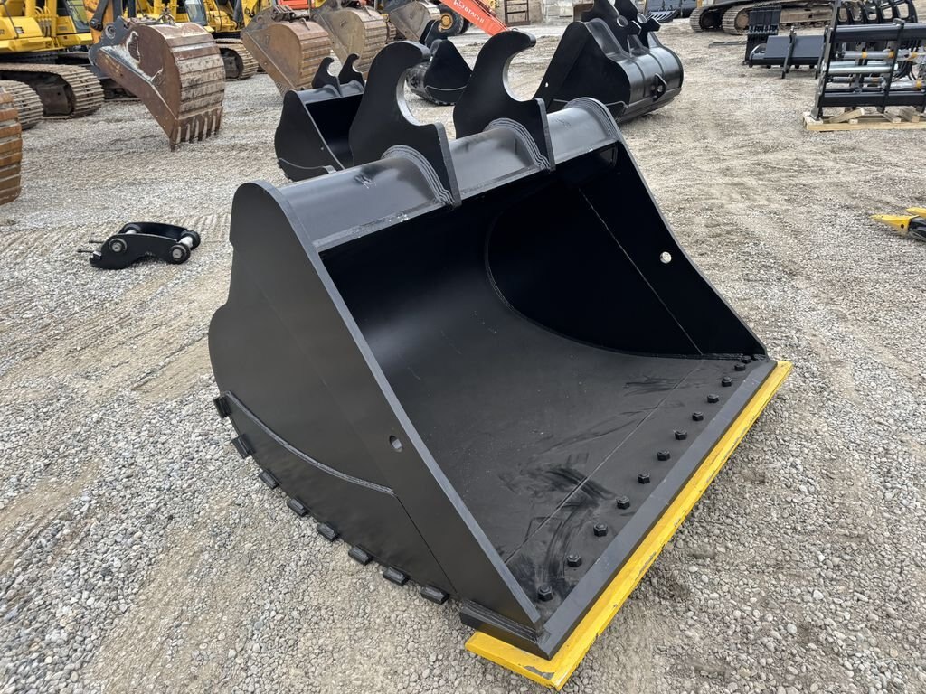 2023 JPH 250 Series Excavator 72 Clean up Bucket #10178 JPH