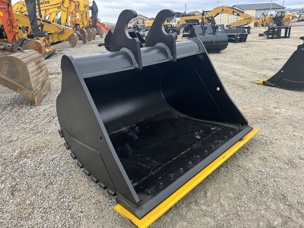 2023 JPH 300 Series Excavator 84 Clean up Bucket