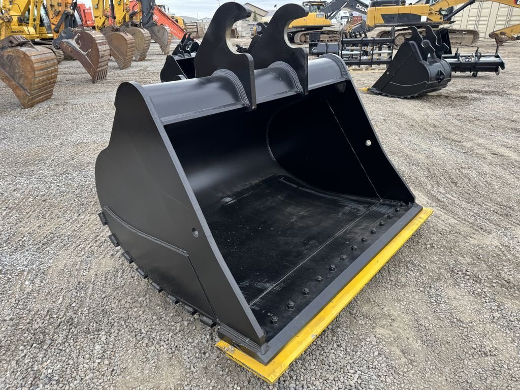 2023 JPH 300 Series Excavator 84 Clean up Bucket