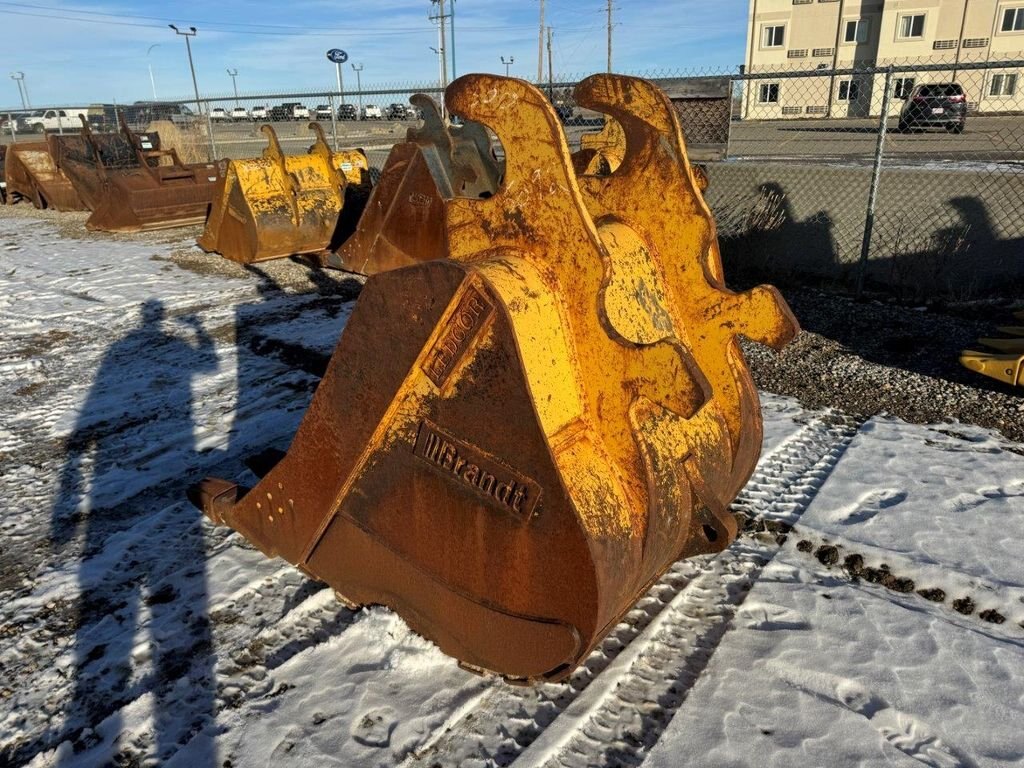 Brandt 300 Series Excavator Dig Bucket #10126 JPH