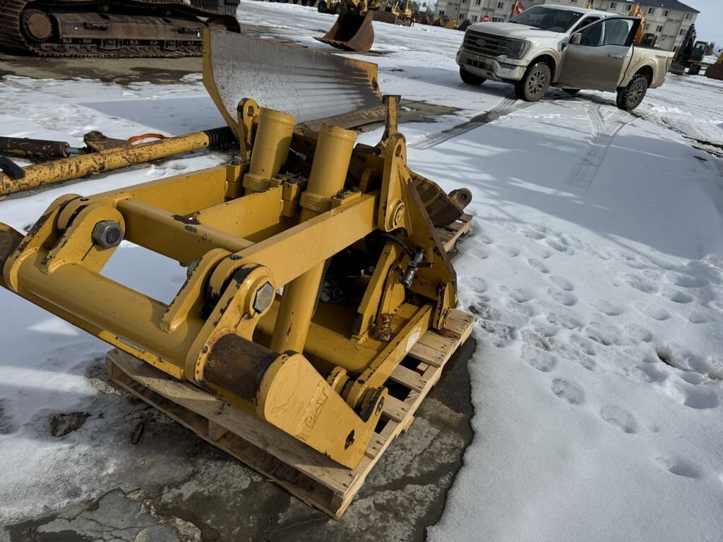 CATERPILLAR 14M HYDRAULIC FRONT MOTOR GRADER LIFT GROUP