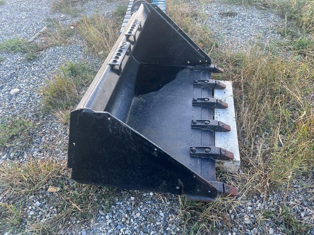 6 FOOT GRAVEL SPOON ATTACHMENT FOR SKID STEER