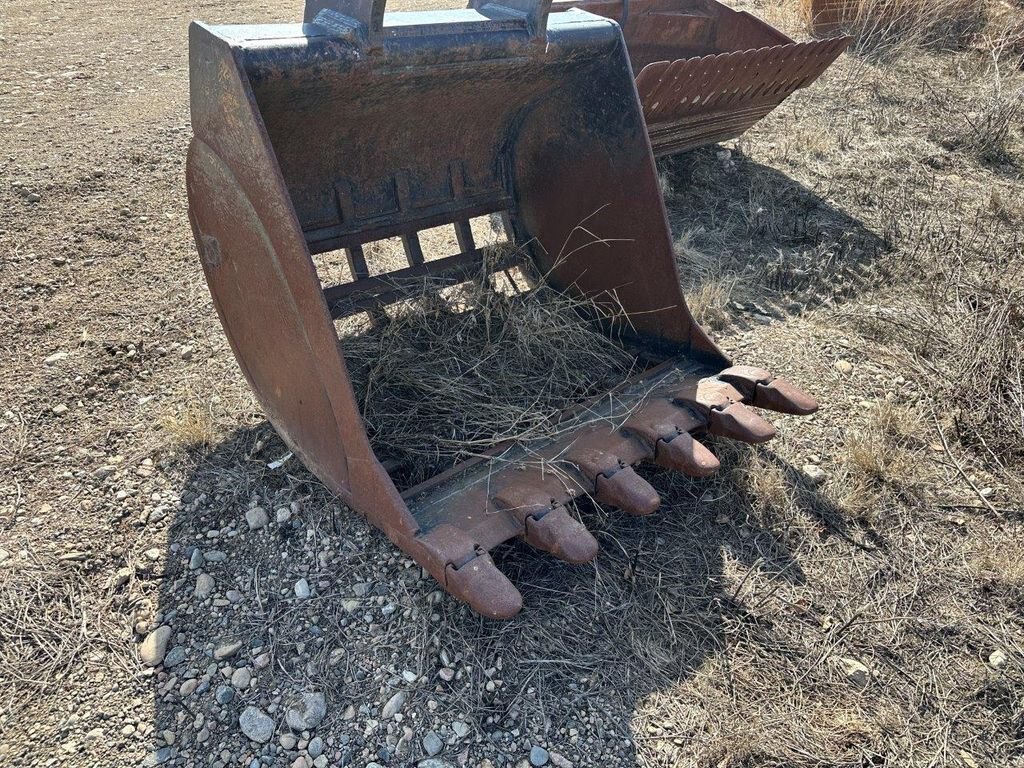 IMAC 52 INCH EXCAVATOR SKELETON BUCKET