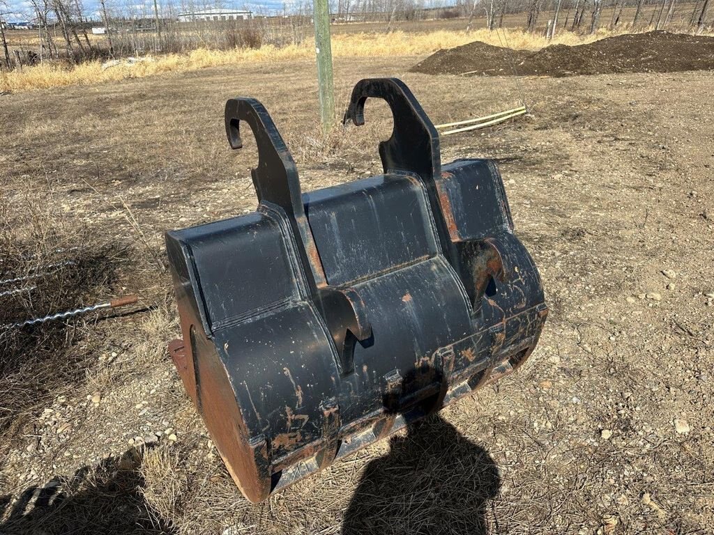 IMAC 52 INCH EXCAVATOR SKELETON BUCKET