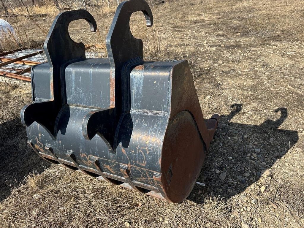 IMAC 52 INCH EXCAVATOR SKELETON BUCKET