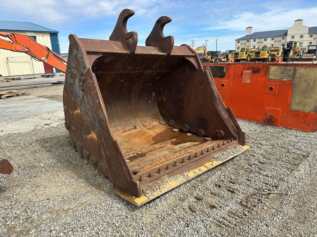 800 SERIES EXCAVATOR 8 FOOT CLEAN UP BUCKET