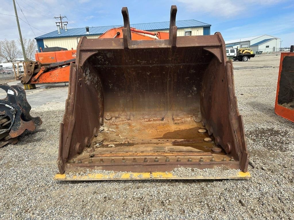 800 SERIES EXCAVATOR 8 FOOT CLEAN UP BUCKET