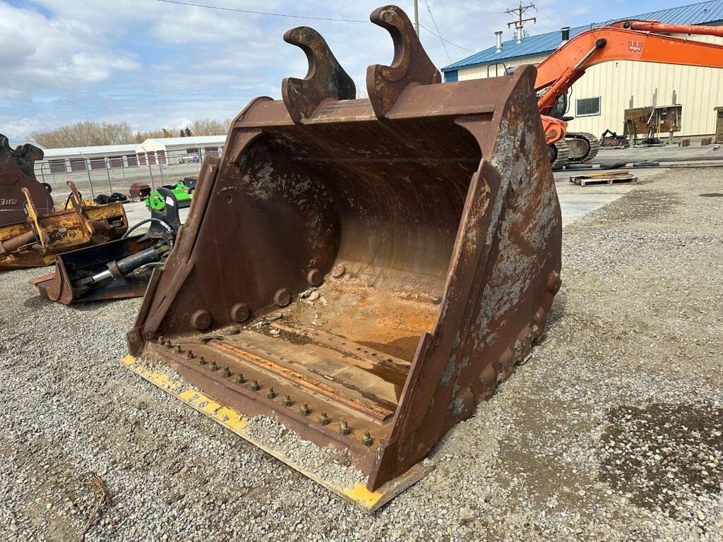 800 SERIES EXCAVATOR 8 FOOT CLEAN UP BUCKET