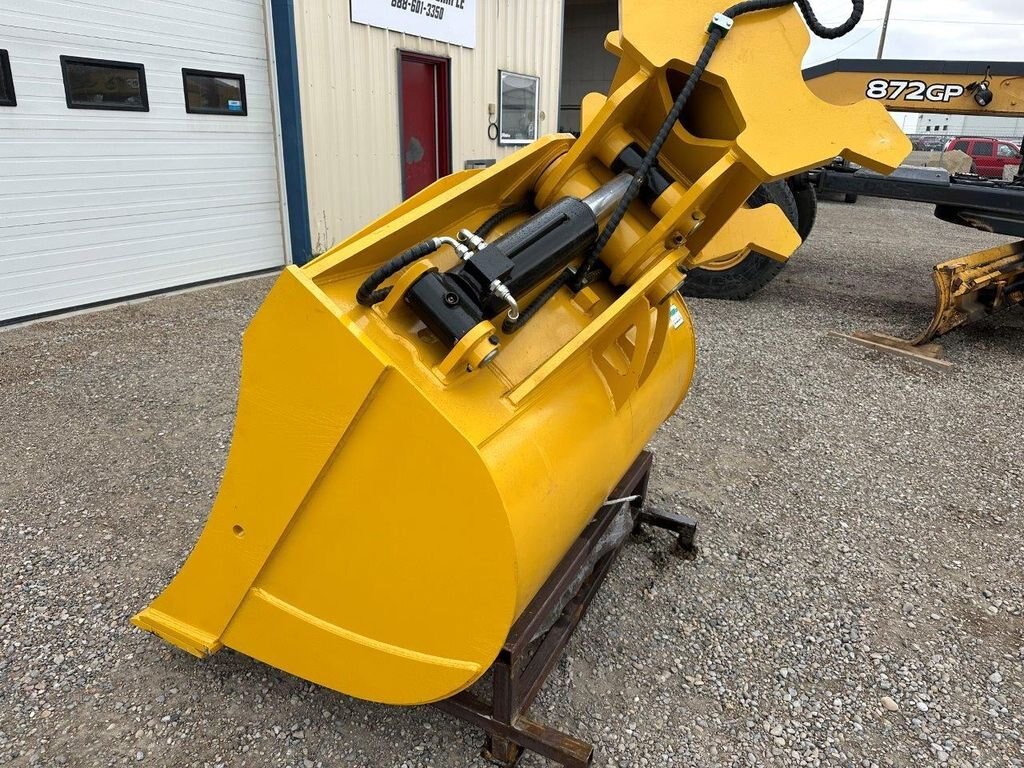 2023 300 SERIES 72 HYDRAULIC EXCAVATOR TWIST BUCKET