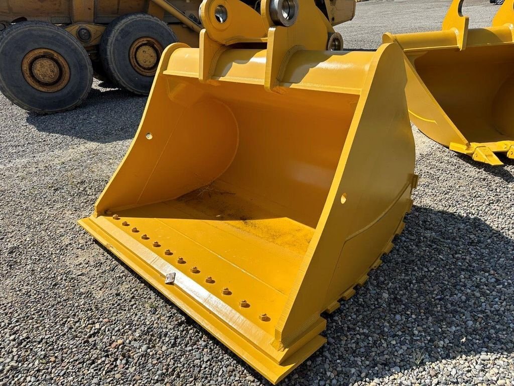 2023 400 SERIES EXCAVATOR 84 INCH CLEAN UP BUCKET