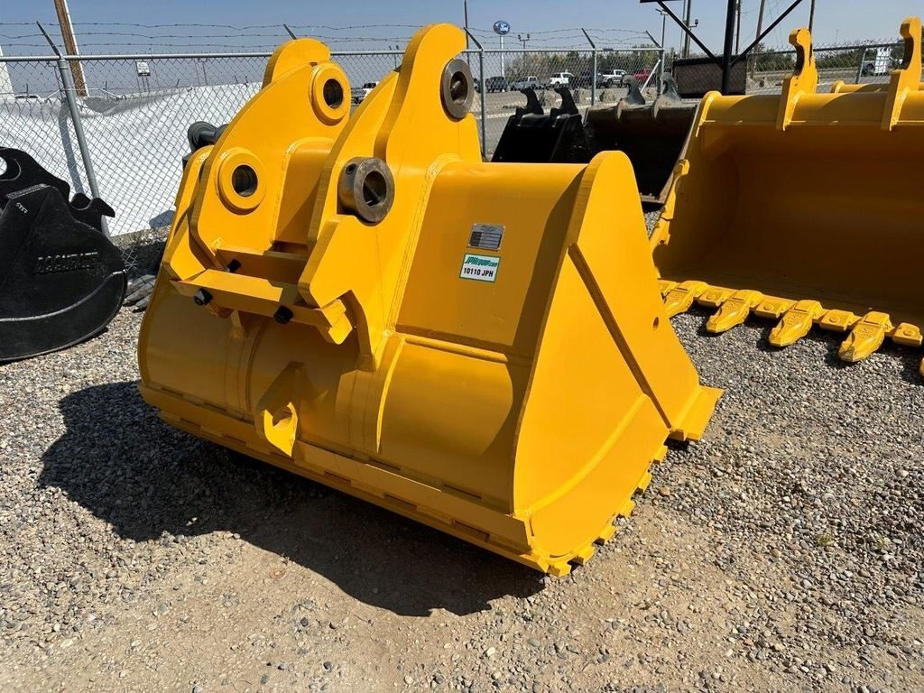 2023 400 SERIES EXCAVATOR 84 INCH CLEAN UP BUCKET