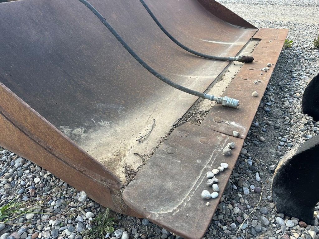 WBM 250 SERIES EXCAVATOR CHUCK BLADE