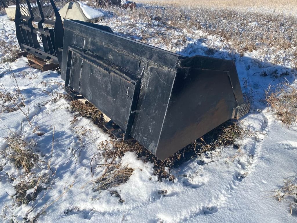 Bobcat 66 inch Light Mat Bucket