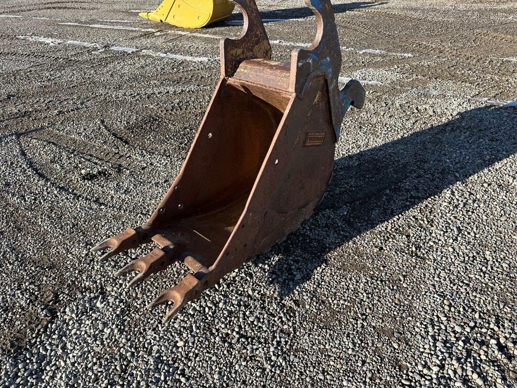 CATERPILLAR 24 FAS LUG EXCAVATOR BUCKET