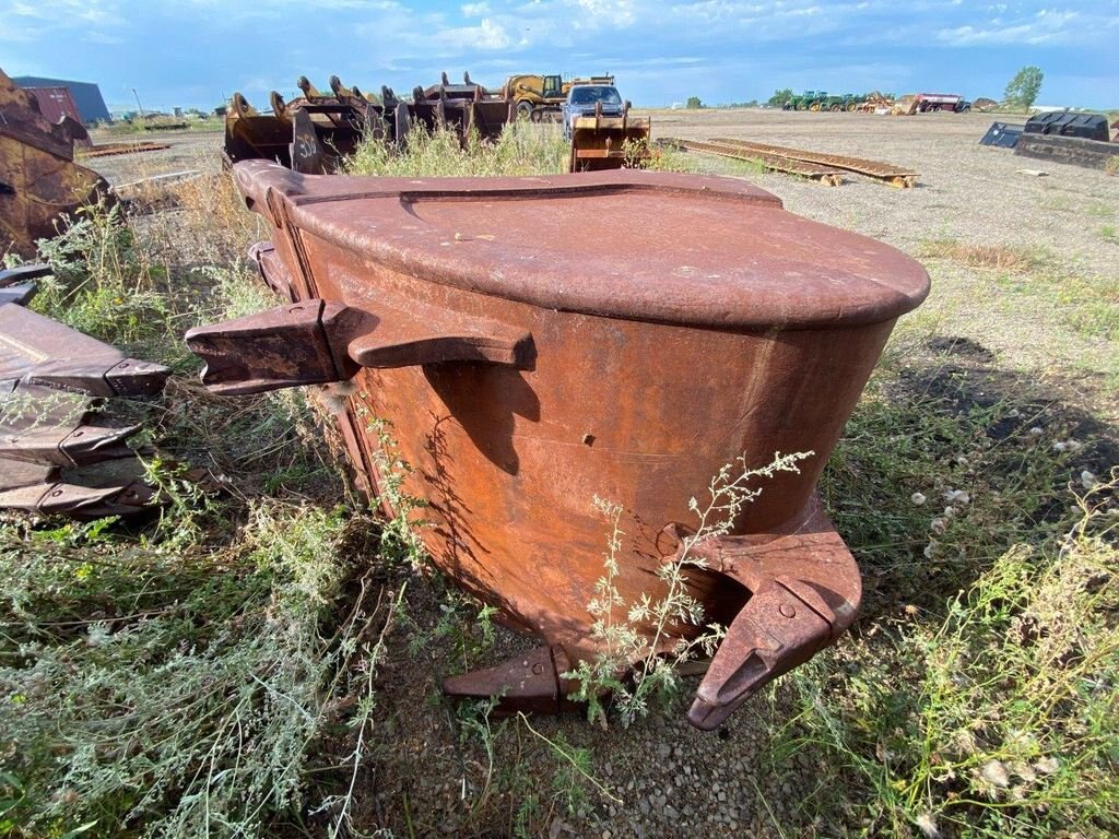 250 SERIES 46 INCH PIN ON DIG BUCKET