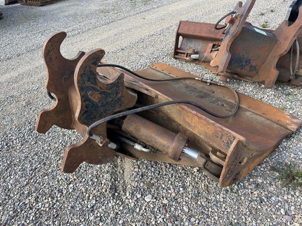 WBM 250 SERIES EXCAVATOR CHUCK BLADE