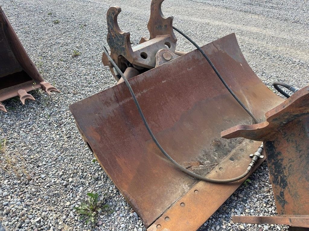 WBM 250 SERIES EXCAVATOR CHUCK BLADE