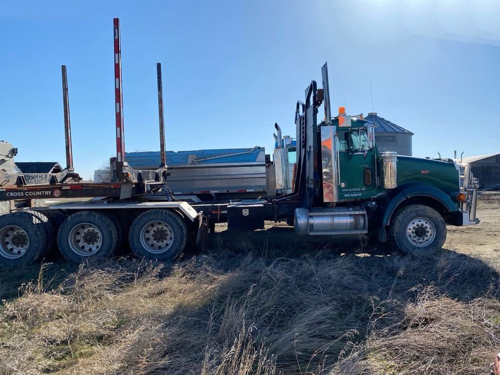 2004 Peterbilt 378 Logging Truck and Trailer 8496 AS