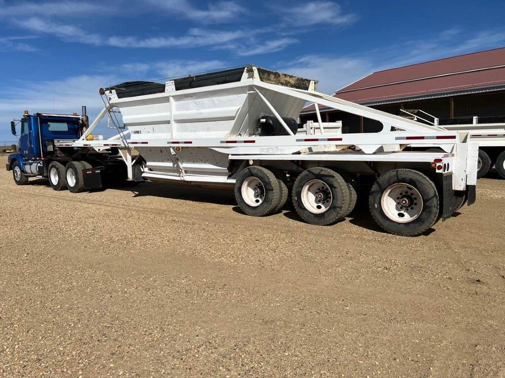 1997 Volvo WCA64T Day Cab Tandem Tractor with 5th Wheel #8570 JF