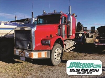 2005 Freightliner FLD120SD Tandem Truck #8063 AS