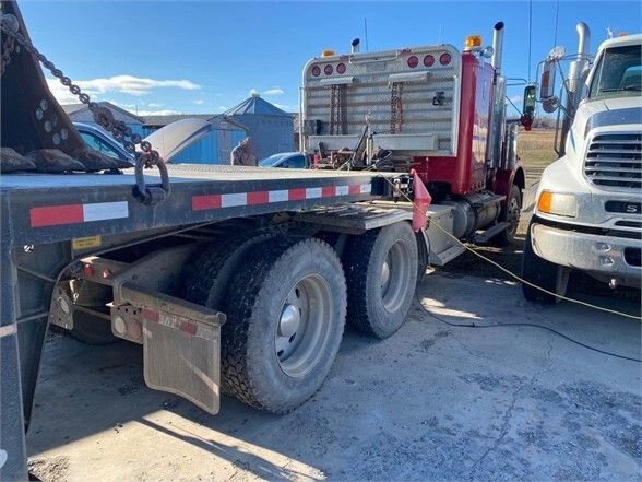 2005 Freightliner FLD120SD Tandem Truck #8063 AS