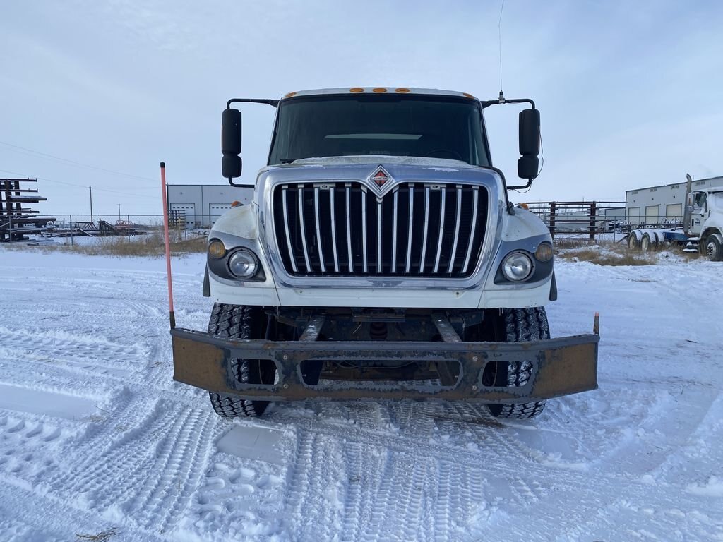 2009 International 7600 Side Dump Truck #8202 BP