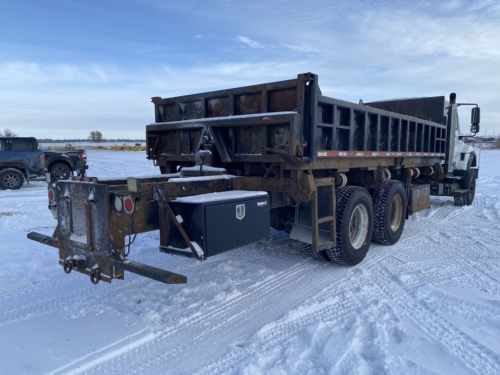 2009 International 7600 Side Dump Truck #8202 BP