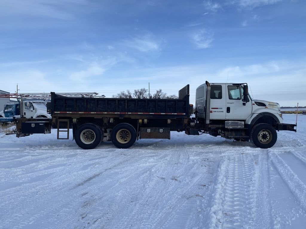 2009 International 7600 Side Dump Truck #8202 BP