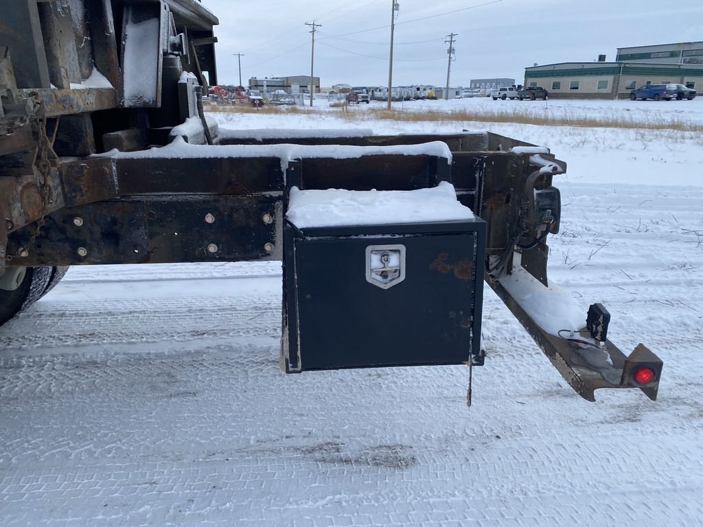 2009 International 7600 Side Dump Truck #8240 BP