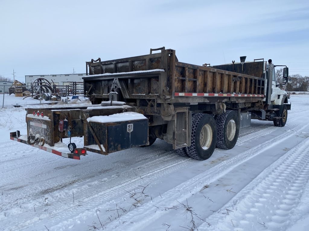 2009 International 7600 Side Dump Truck #8240 BP