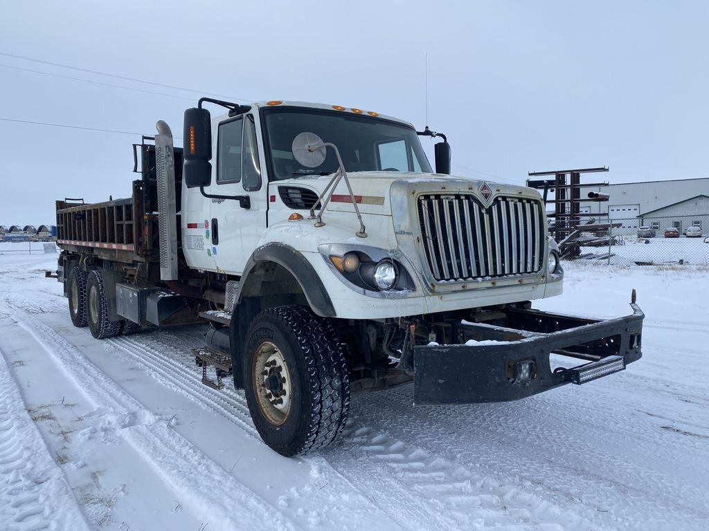 2009 International 7600 Side Dump Truck #8240 BP