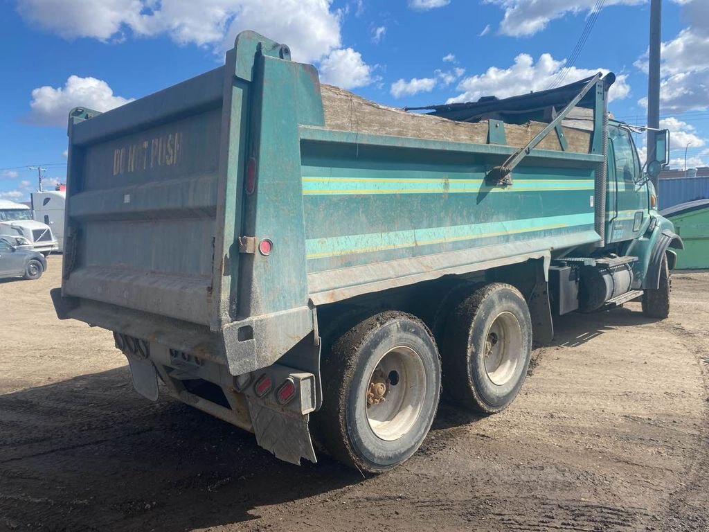 1999 Sterling LT8513 Tandem Gravel Truck #8470 AS