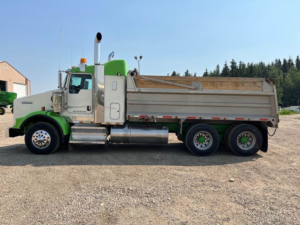 2011 Kenworth T800 Tandem Gravel Truck #7521 JF