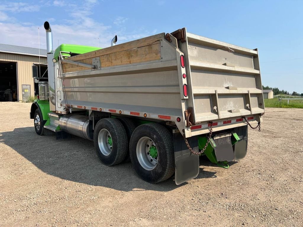 2011 Kenworth T800 Tandem Gravel Truck #7521 JF