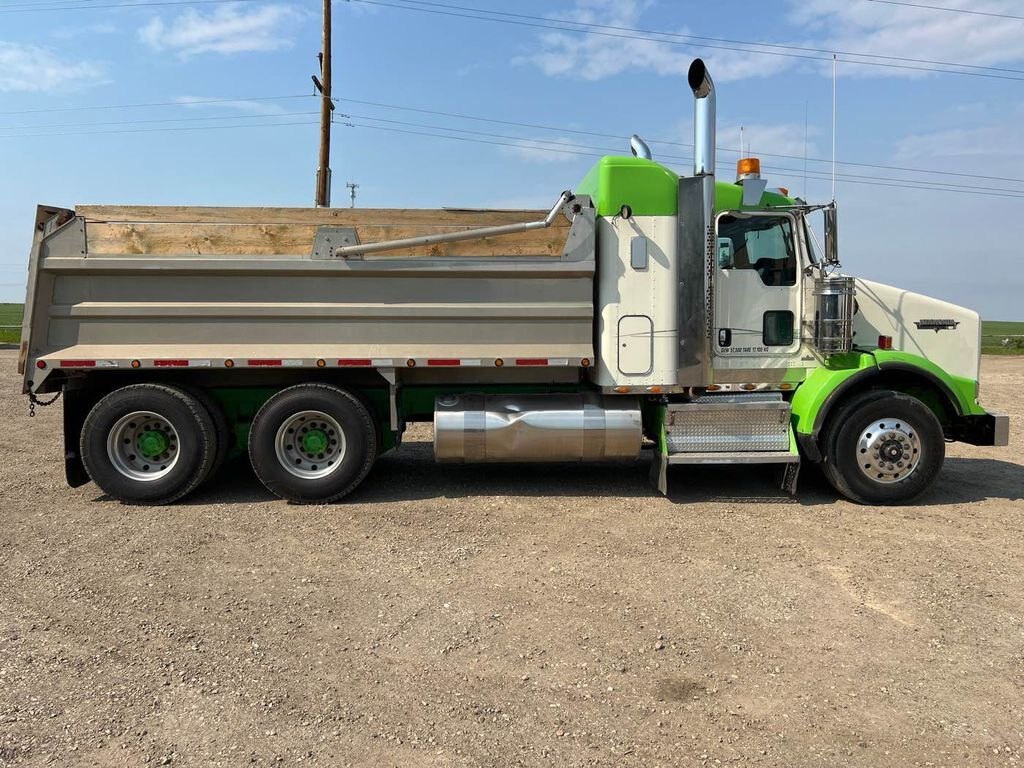 2011 Kenworth T800 Tandem Gravel Truck #7521 JF