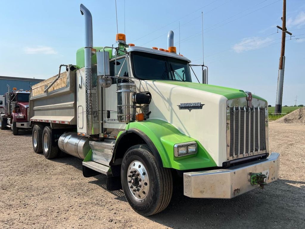 2011 Kenworth T800 Tandem Gravel Truck #7521 JF